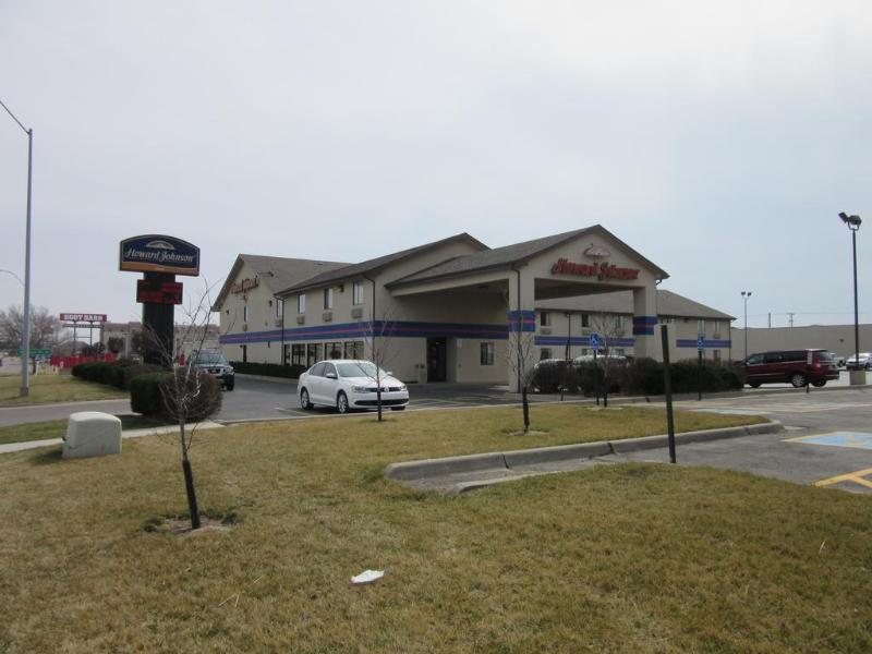 Howard Johnson By Wyndham Wichita Airport Exterior foto